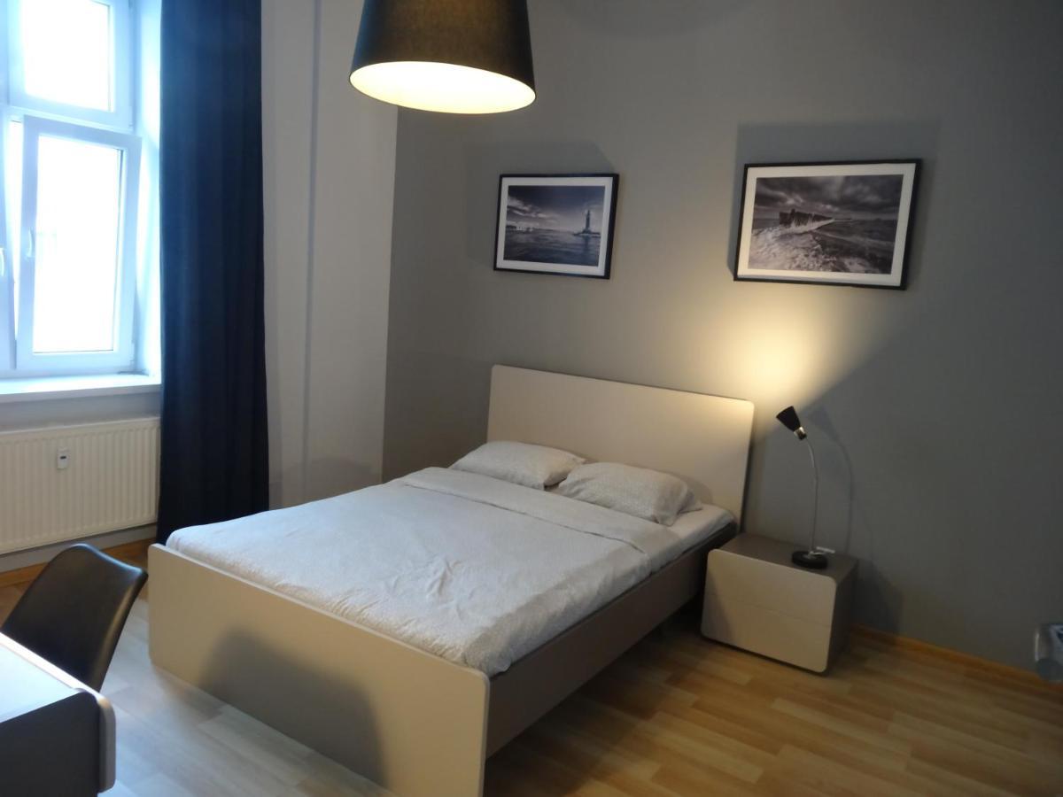 One More Night Apartment, Poznan Old Town Buitenkant foto